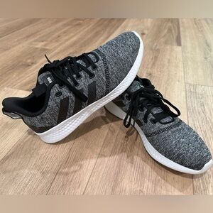 Used Adidas women’s size 10 Cloudfoam running sneaker shoe